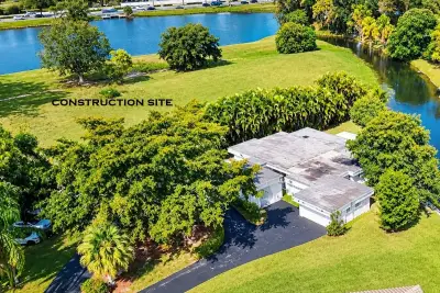5707 White Hickory Cir, Tamarac: photo 1 of 44