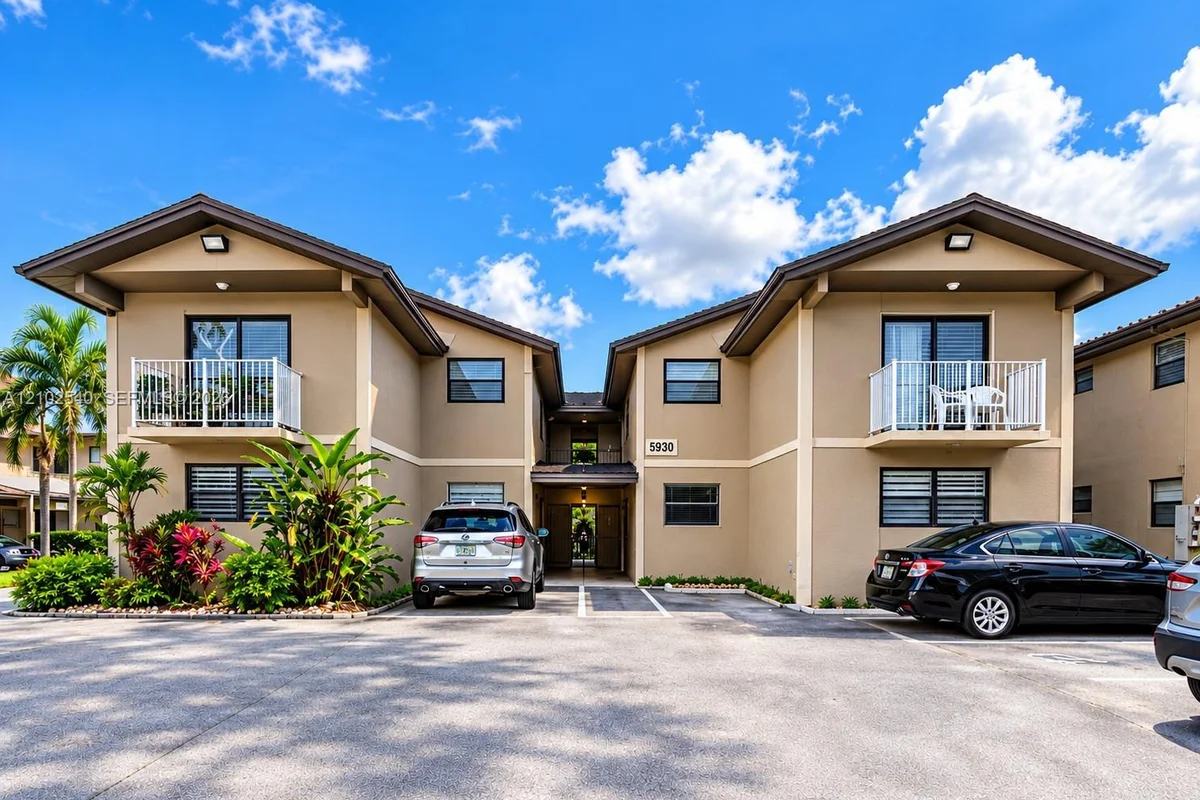 5930 W 25th Ct #102, Hialeah: photo 1 of 15