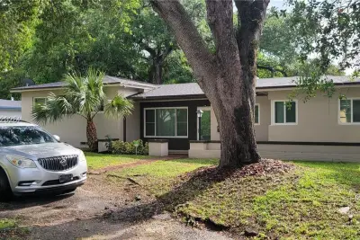 15110 NE 9th Ct, North Miami Beach: photo 1 of 32