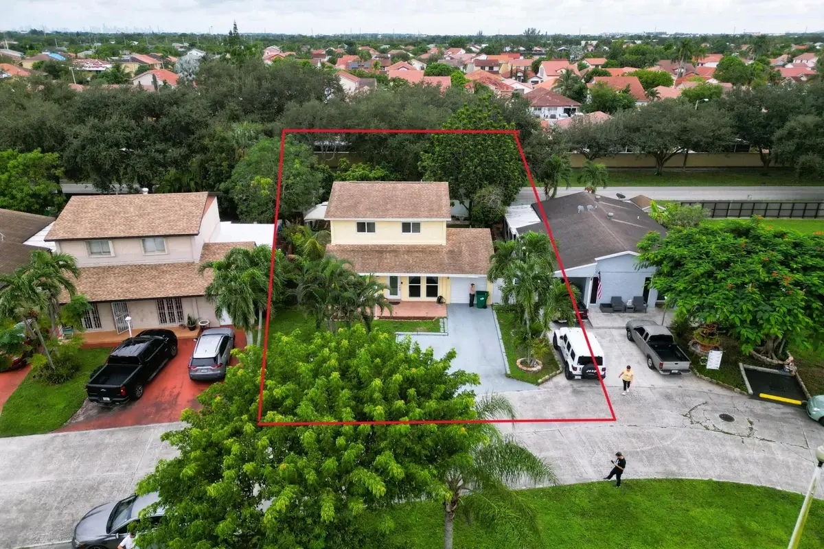 5286 NW 192nd Ln, Miami Gardens: photo 1 of 37