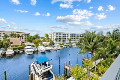 21 Isle Of Venice Dr, Fort Lauderdale: photo 1 of 44