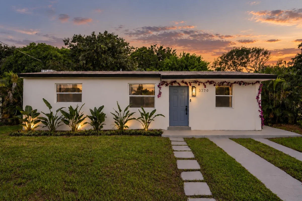 3370 NW 9th St, Lauderhill: photo 1 of 26