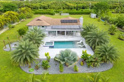 19610 SW 332nd St, Homestead: photo 1 of 29
