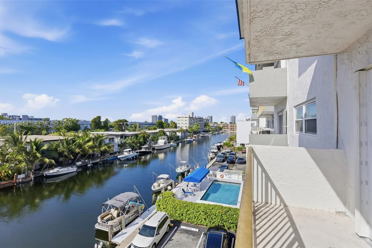 3770 NE 171st St #402, North Miami Beach: photo 1 of 31