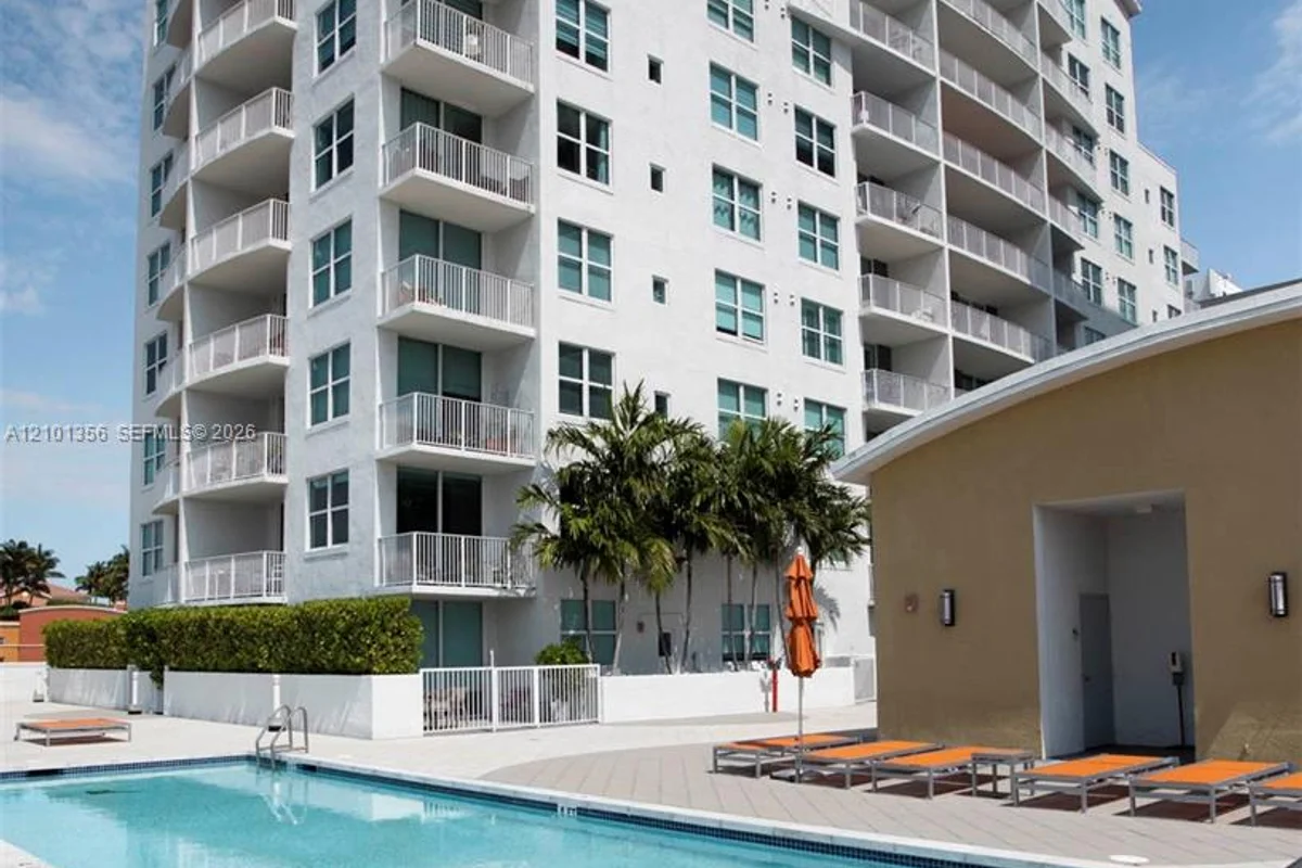 3180 SW 22nd Ter #1003, Miami: photo 1 of 15
