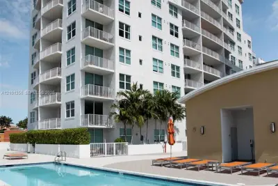 3180 SW 22nd Ter #1003, Miami: photo 1 of 15