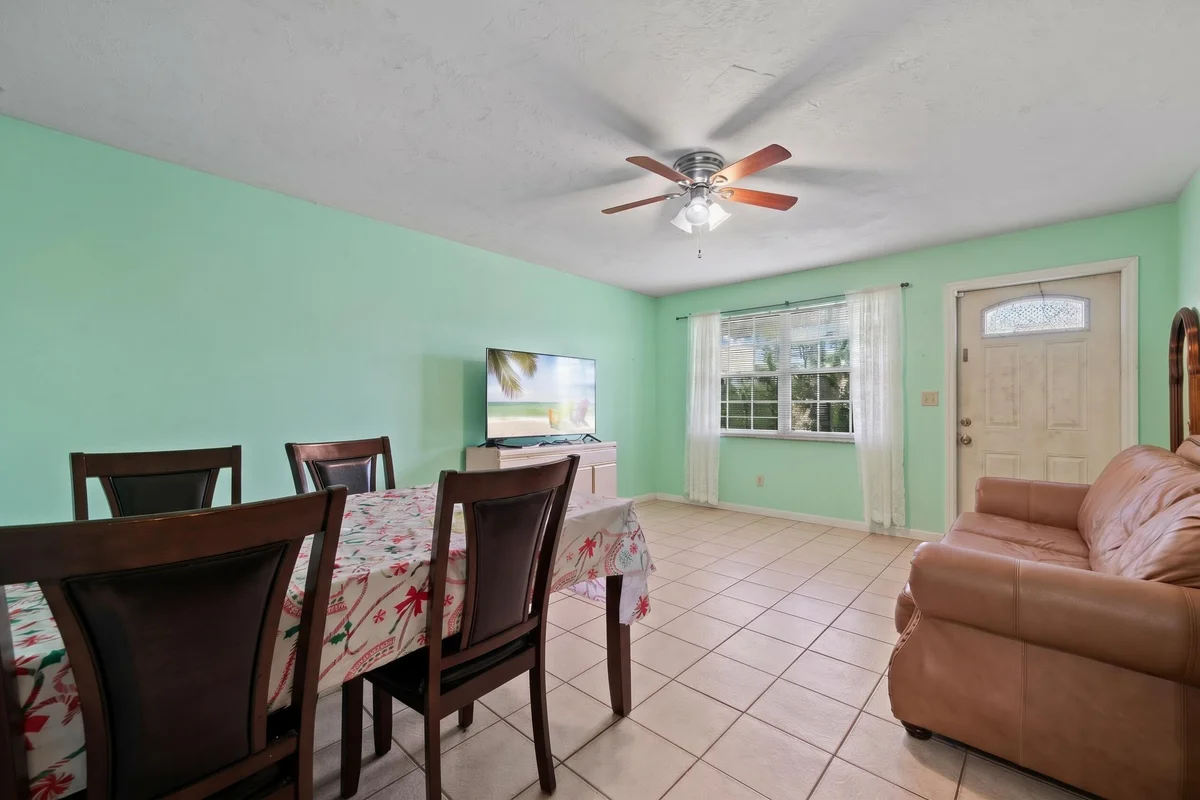 149 Broward Ave, Lake Worth: photo 1 of 23