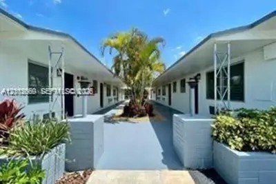 13035 Emerald Dr #351, North Miami: photo 1 of 9