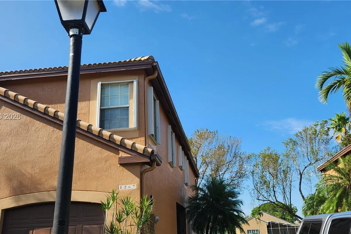 1267 Presidio Dr #6-42, Weston: photo 1 of 36