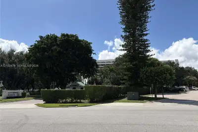 356 Golfview Rd #305, North Palm Beach: photo 1 of 34