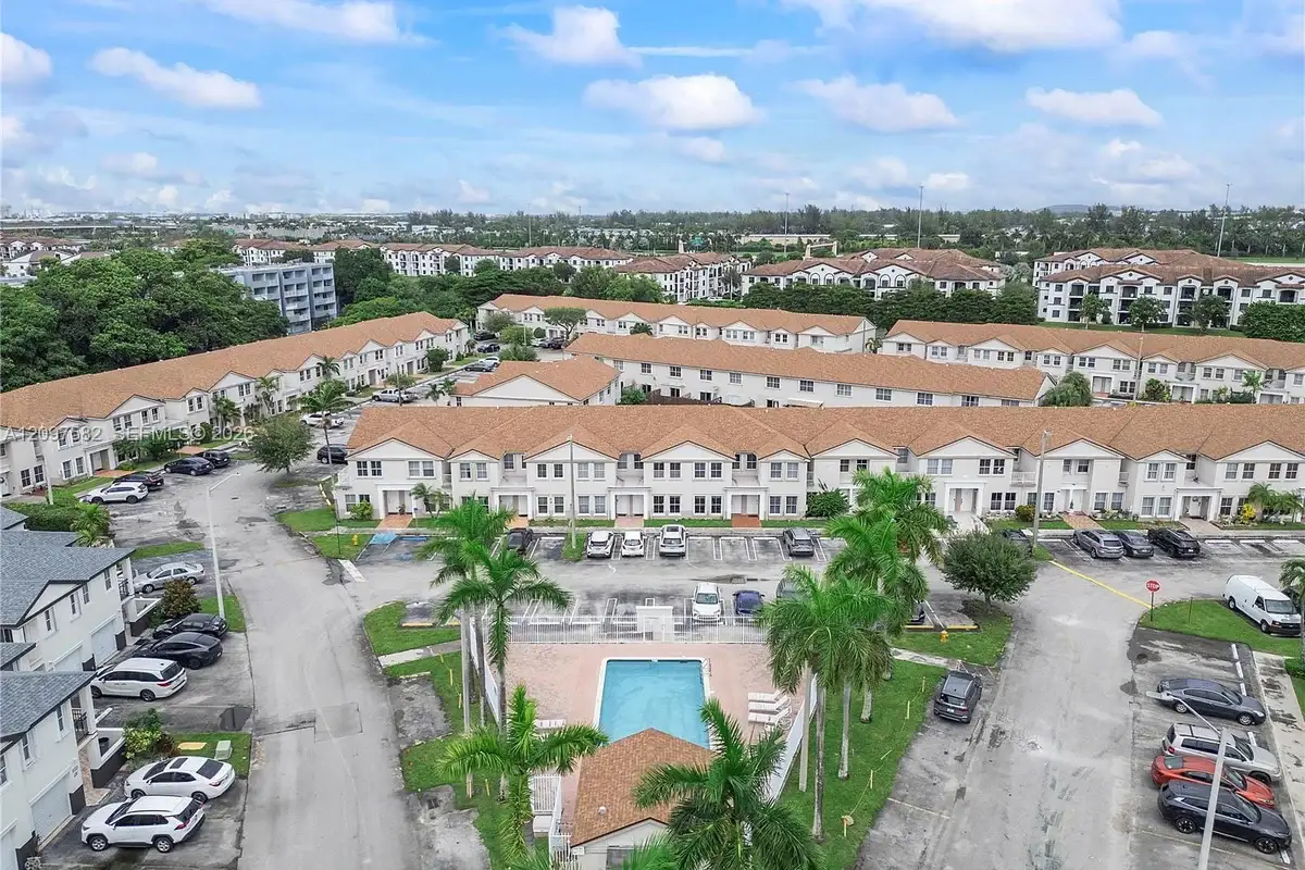 9187 Fontainebleau Blvd #407, Miami: photo 1 of 23