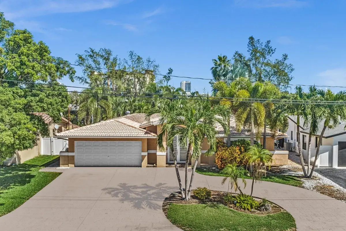948 SE 10th Ct, Pompano Beach: photo 1 of 58