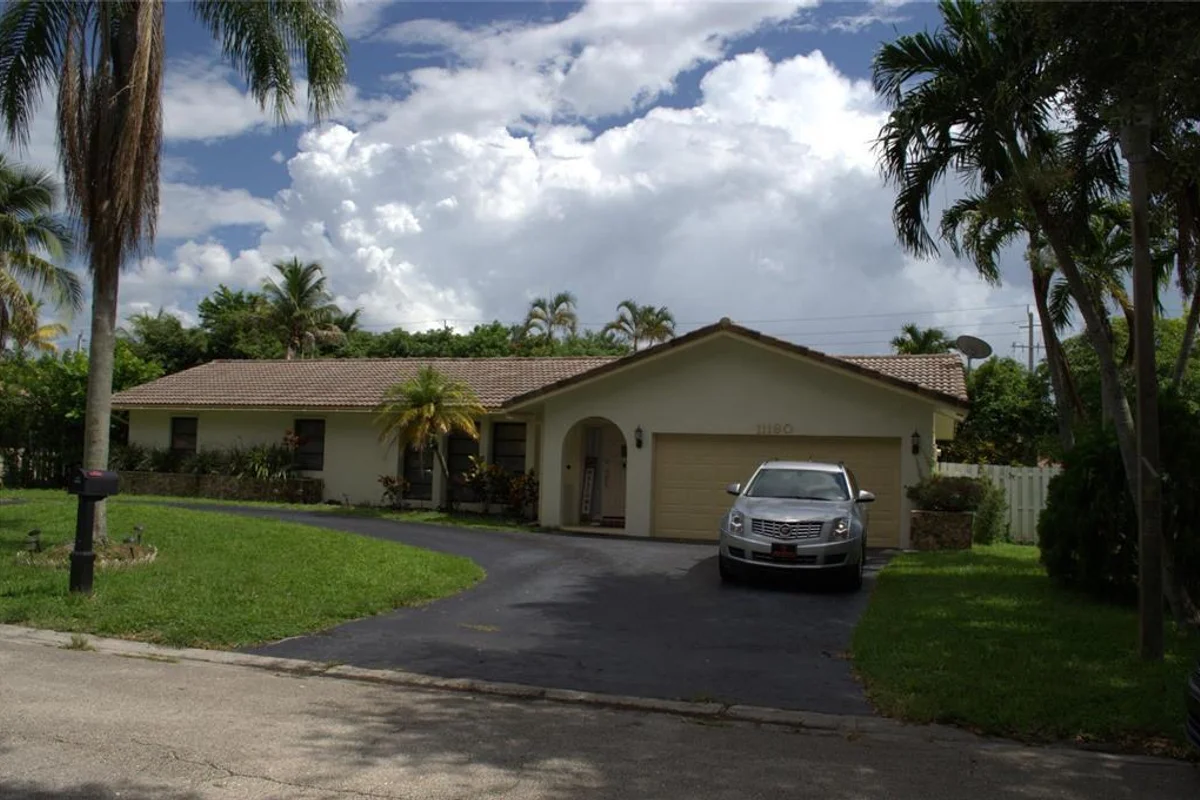 11190 NW 39th Ct, Coral Springs: photo 1 of 5