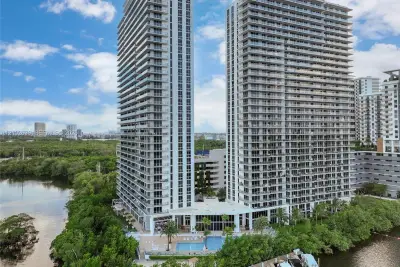 16385 Biscayne Blvd #407, North Miami Beach: photo 1 of 46