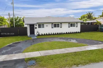 19411 SW 117th Ave, Miami: photo 1 of 40