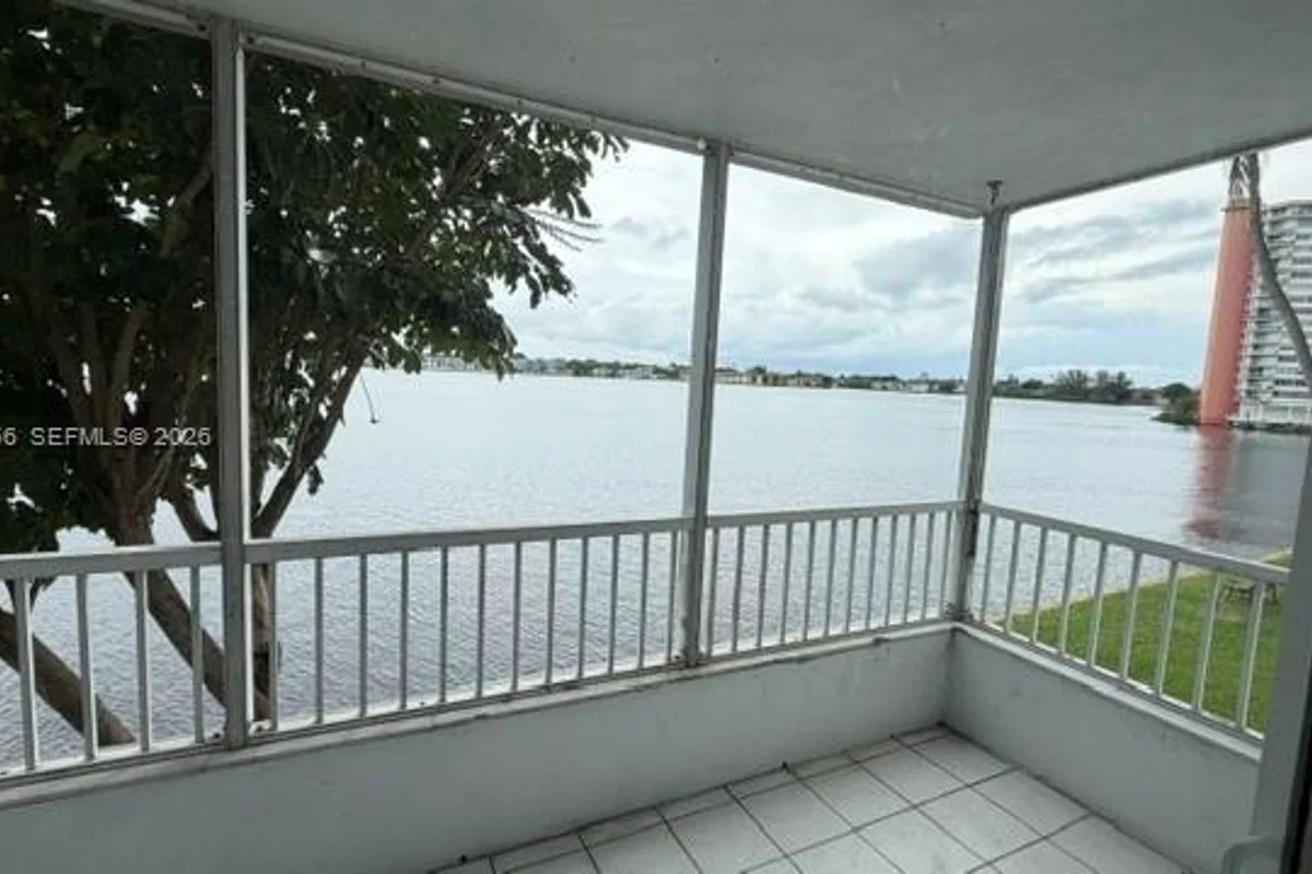 1175 NE Miami Gardens Dr #208, Miami: photo 1 of 22