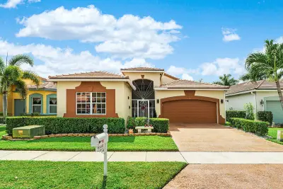 6330 Harbour Oak Dr, Lake Worth: photo 1 of 12
