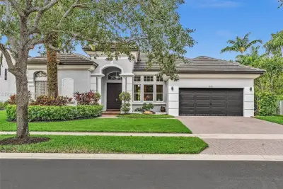 3000 SW 194th Ter, Miramar: photo 1 of 101