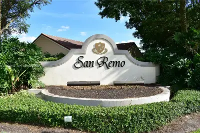 952 Sevilla Cir, Weston: photo 1 of 8