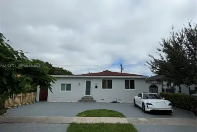 4335 SW 10th St, Miami: photo 1 of 19