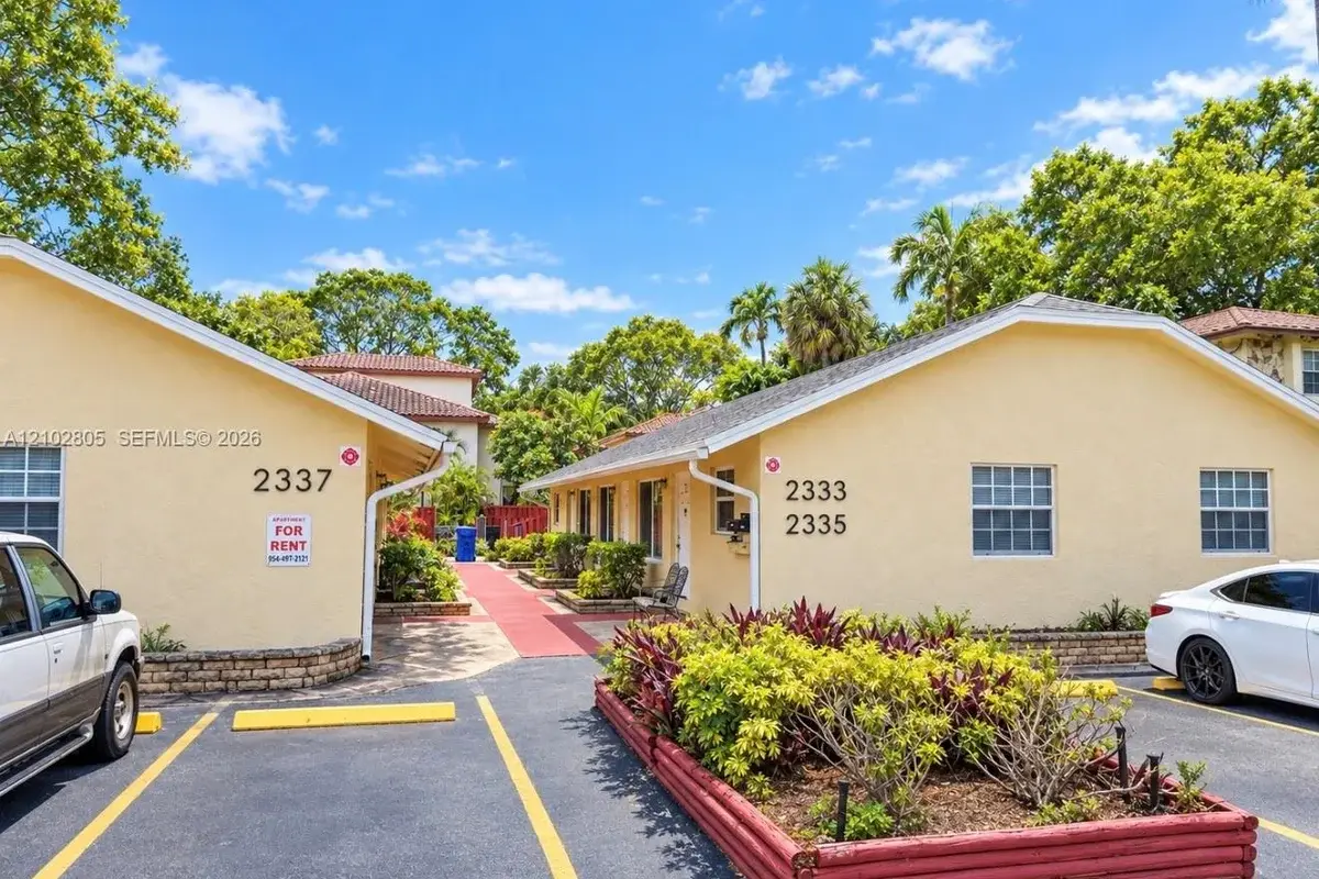 2333 SW 17th Ave #4, Fort Lauderdale: photo 1 of 13