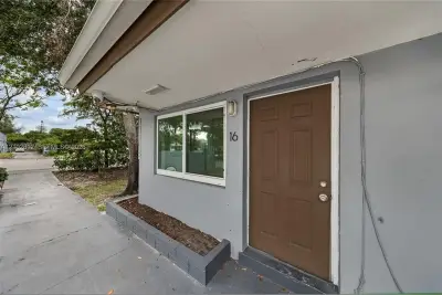 6226 Miramar Pkwy #8, Miramar: photo 1 of 6