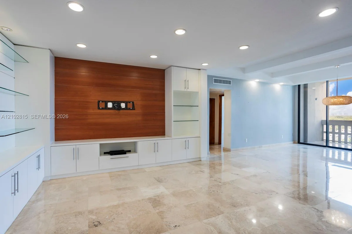 90 Edgewater Dr #PH15, Coral Gables: photo 1 of 27
