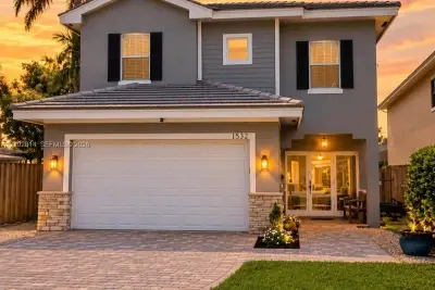 1532 NE 36th St, Oakland Park: photo 1 of 1
