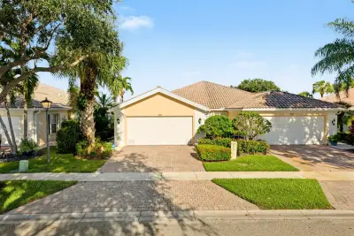 3131 Verdmont Ln, Wellington: photo 1 of 68