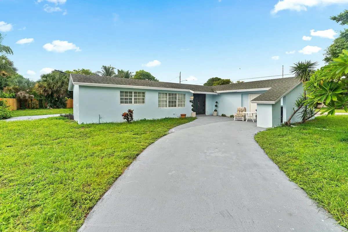 742 Laurel Dr, West Palm Beach: photo 1 of 30