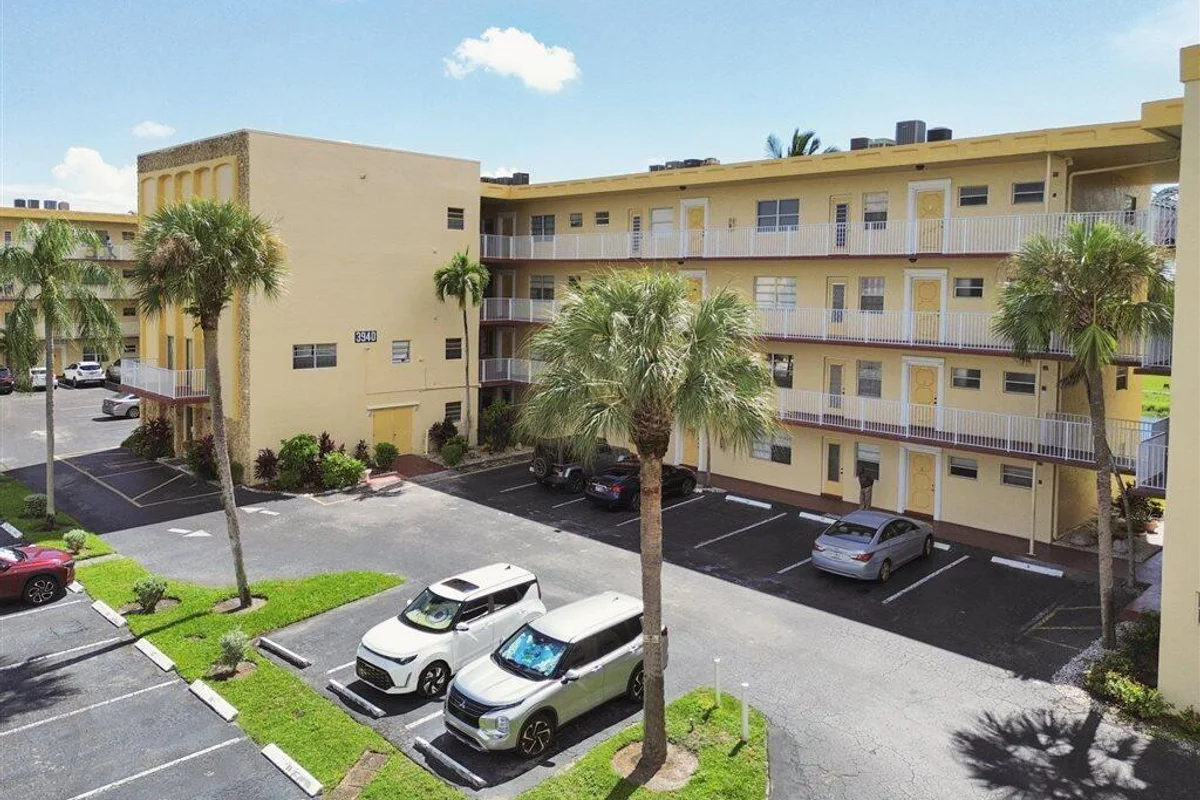 3940 NW 42nd Ave #417, Lauderdale Lakes: photo 1 of 22