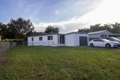 340 NW 132nd St #1, North Miami: photo 1 of 24