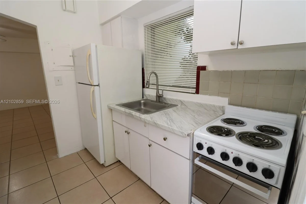777 NE 85th St #4, Miami: photo 1 of 23