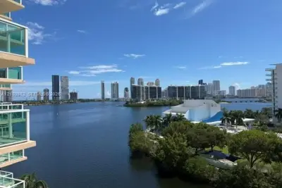 3330 NE 190th St #817, Aventura: photo 1 of 15