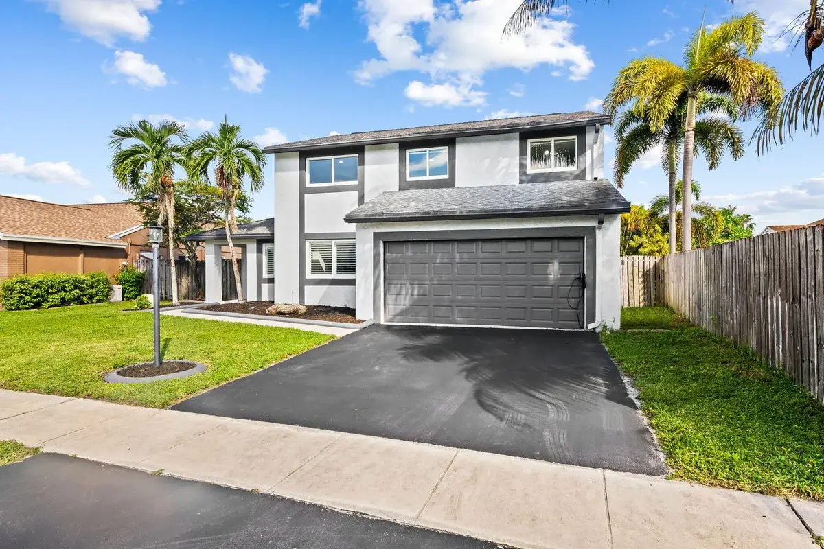 1309 SW 151st Ter, Sunrise: photo 1 of 35