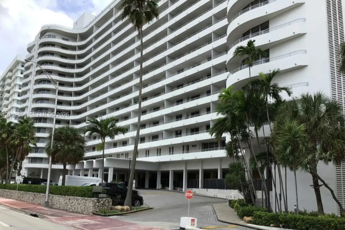 5555 Collins Ave #15P, Miami Beach: photo 1 of 2