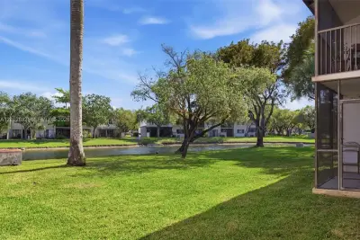 9994 Nob Hill Ct, Sunrise: photo 1 of 23