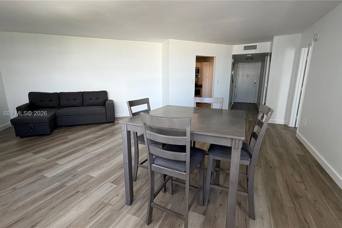 2750 NE 183rd St #2106, Aventura: photo 1 of 23