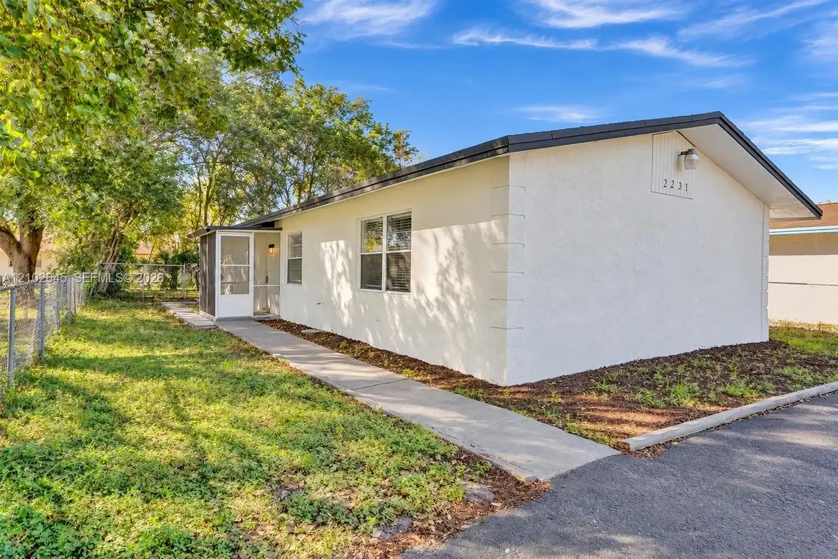 2231 NW 55th Ave, Lauderhill: photo 1 of 20