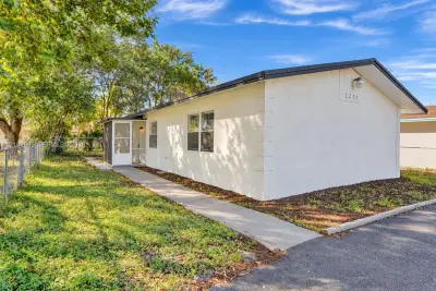 2231 NW 55th Ave, Lauderhill: photo 1 of 20