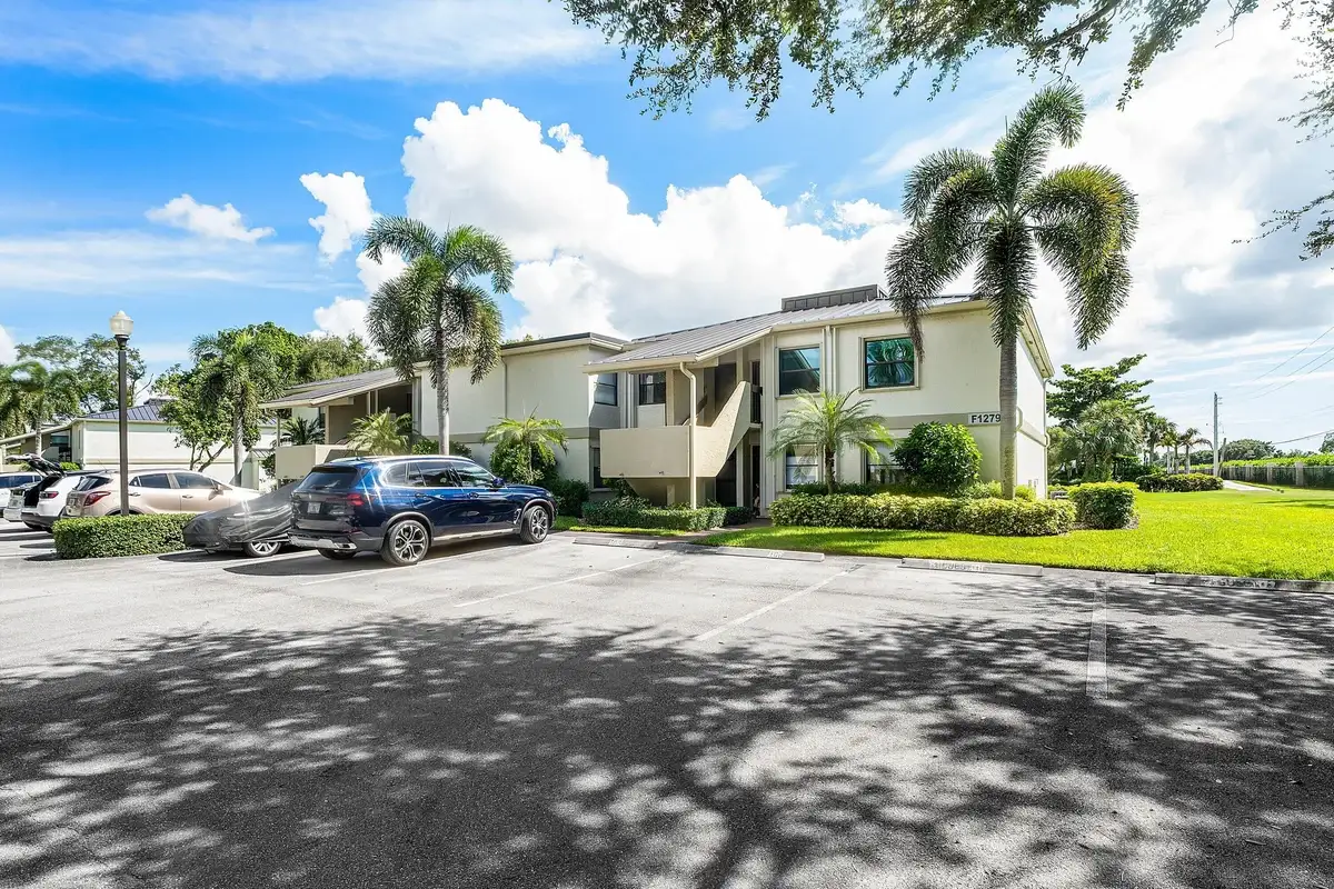 12790 Briarlake Dr #204, Palm Beach Gardens: photo 1 of 33