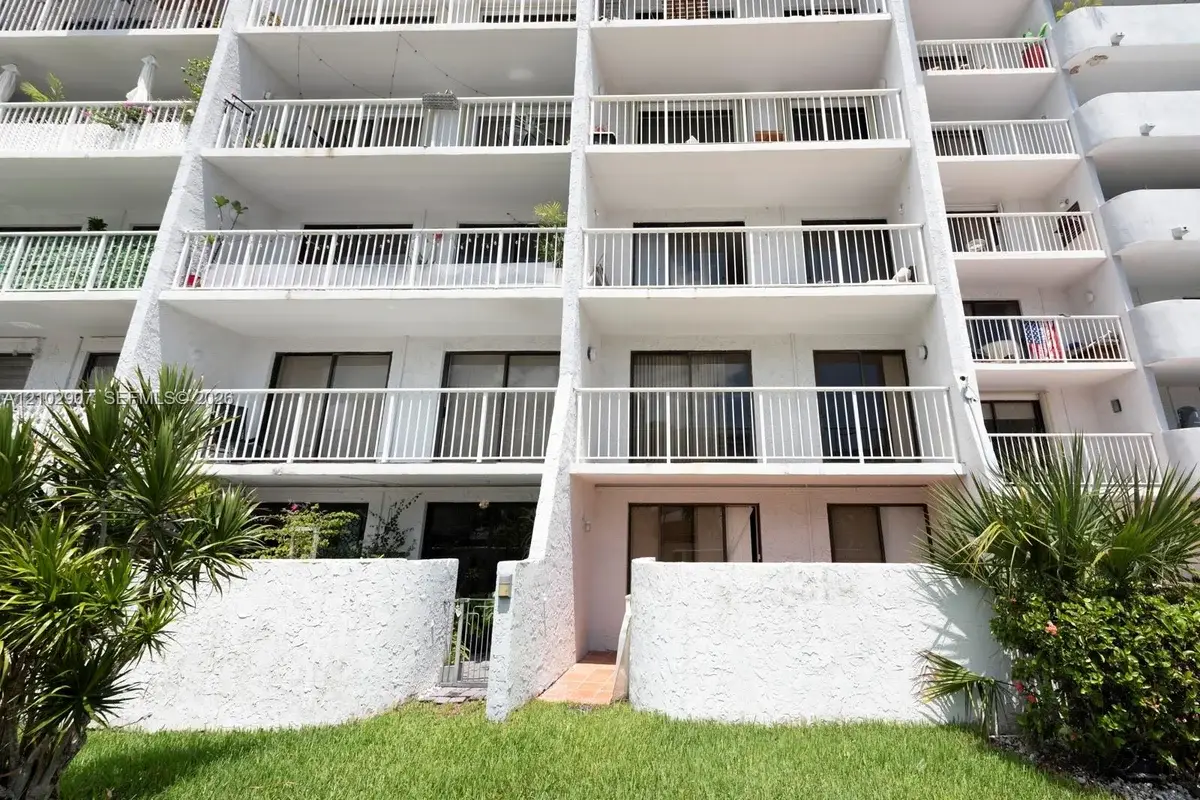 1650 NE 115th St #503, Miami: photo 1 of 7