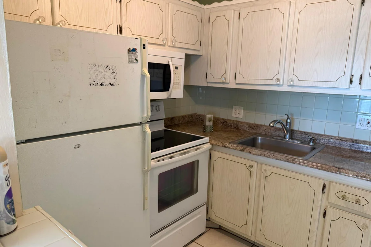 332 Dover B, West Palm Beach: photo 1 of 17