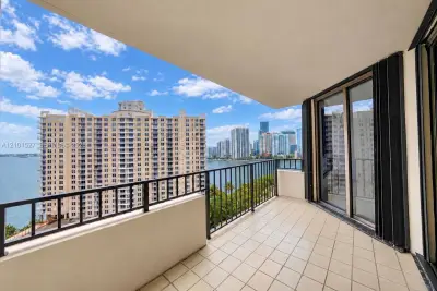520 Brickell Key Dr #A1811, Miami: photo 1 of 27