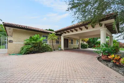 14640 Snapper Dr, Coral Gables: photo 1 of 59