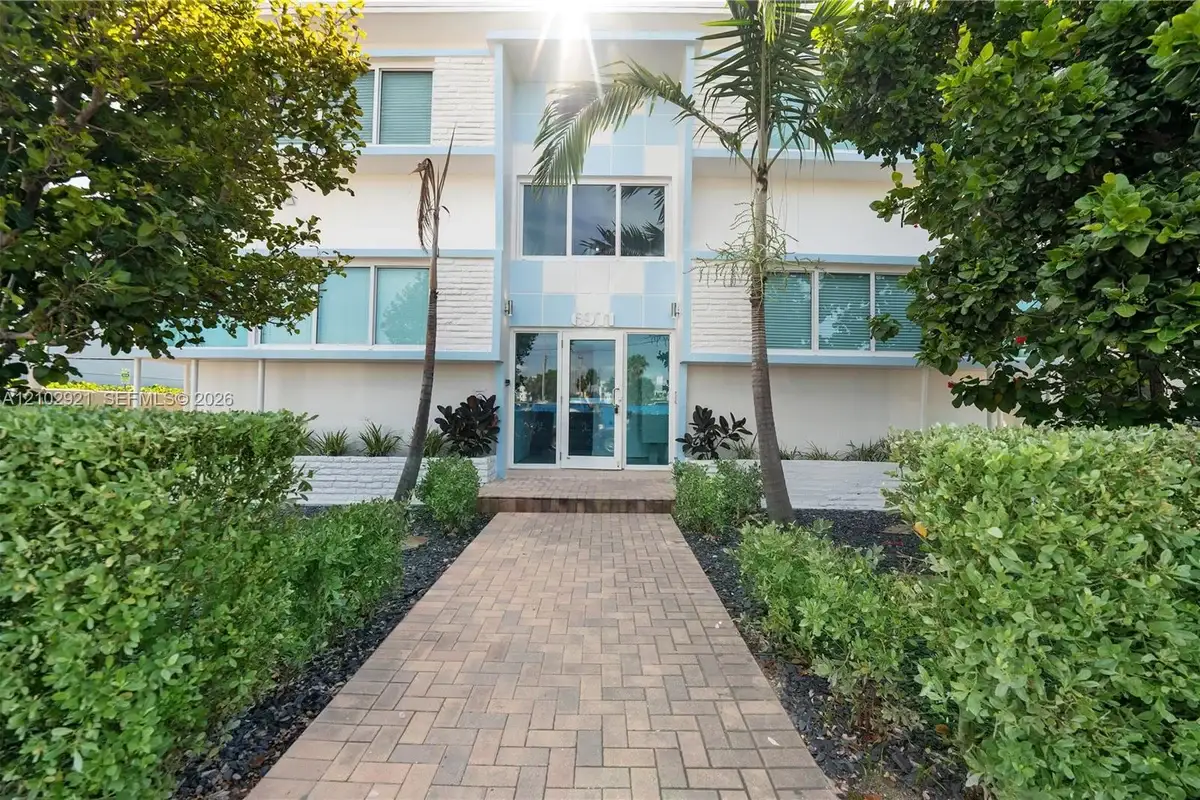 6971 Carlyle Ave #204, Miami Beach: photo 1 of 9
