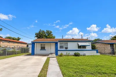 13387 Aswan Rd, Opa-locka: photo 1 of 4