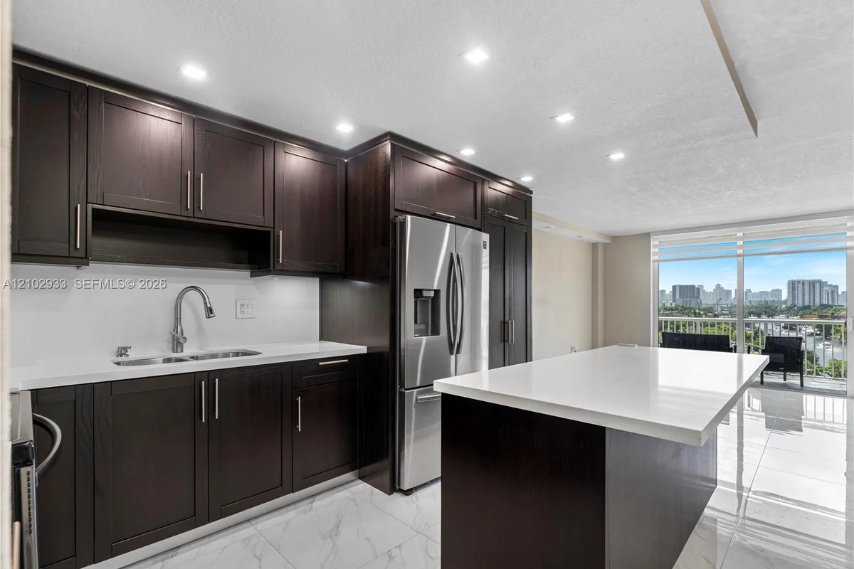 1800 NW 24th Ave #1019, Miami: photo 1 of 14