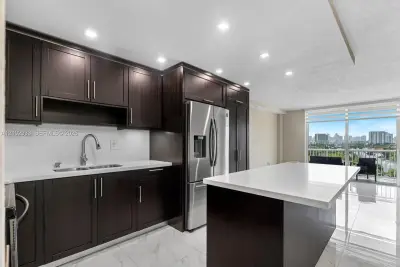 1800 NW 24th Ave #1019, Miami: photo 1 of 14