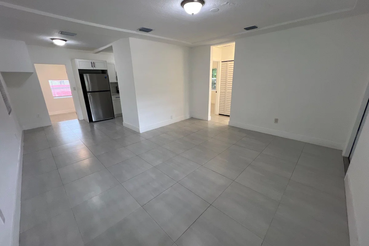 8125 NW 6th Ave #01, Miami: photo 1 of 26